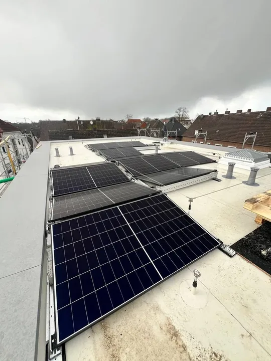PV-Anlage · Gewerbe-Flachdach