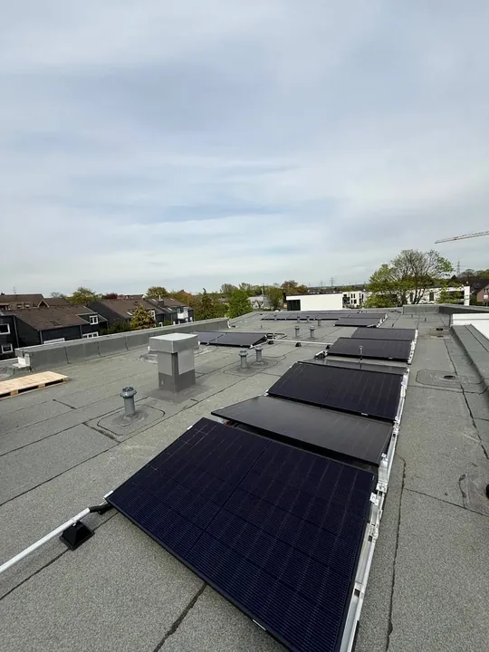 PV-Anlage · Gewerbe-Flachdach